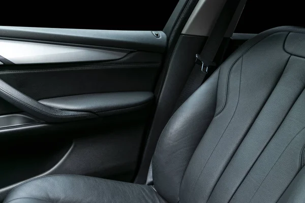 Moderne Luxeauto Binnen Interieur Van Prestige Moderne Auto Comfortabele Lederen — Stockfoto