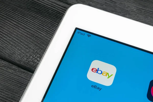 Sankt Petersburgu Července 2018 Ebay Ikona Aplikace Apple Ipad Pro — Stock fotografie