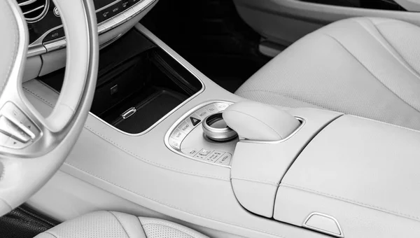 Luxus Modern Autó Belső Szellőzés Fedélzet Modern Autó Belső Részleteket — Stock Fotó