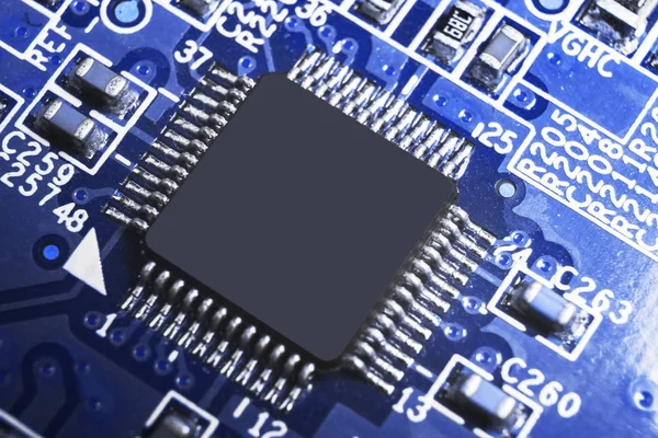 Macro Disparo Una Placa Circuito Con Resistencias Microchips Componentes Electrónicos —  Fotos de Stock