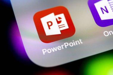 Sankt-Petersburg, Rusya, 10 Ağustos 2018: Google My iş uygulama simgesi üzerinde Apple iphone X ekran yakın çekim. Google My iş simgesi. Google İş başvurum. Sosyal medya ağı