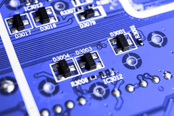 Macro Disparo Una Placa Circuito Con Resistencias Microchips Componentes Electrónicos — Foto de Stock