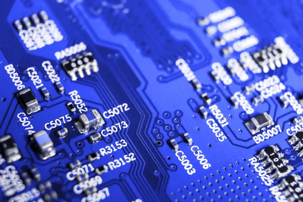 Macro Tiro Circuito Com Microchips Resistores Componentes Eletrônicos Tecnologia Hardware — Fotografia de Stock