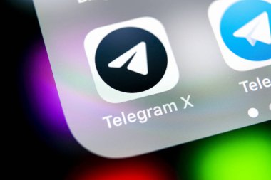 Sankt-Petersburg, Rusya, 16 Ağustos 2018: Telgraf X uygulama simgesi üzerinde Apple iphone X ekran yakın çekim. Telgraf X app simgesi. Telgraf X bir online sosyal medya sosyal ağdır. Sosyal medya uygulaması