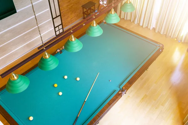 Billardtisch Aus Nächster Nähe Billard Spielen Billardkugeln Und Queue Auf — Stockfoto