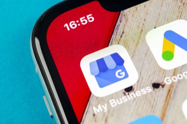 Sankt-Petersburg, Rusya, 19 Eylül 2018: Google My iş uygulama simgesi üzerinde Apple iphone X ekran yakın çekim. Google My Bysiness simgesi. Google İş başvurum. Sosyal medya ağı