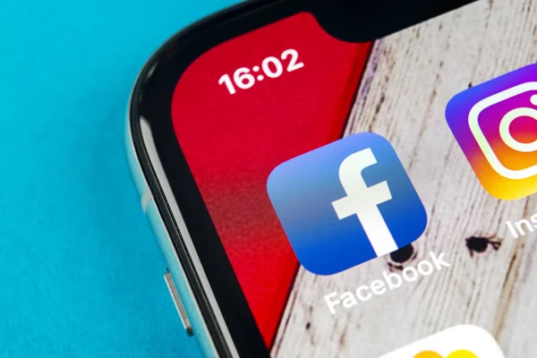 Sankt Petersburg Ryssland September 2018 Facebook Applikationens Ikon Apple Iphone — Stockfoto