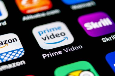 Sankt-Petersburg, Rusya, 30 Eylül 2018: Amazon Prime Video uygulama simgesi üzerinde Apple iphone X ekran yakın çekim. Amazon Primevideo app simgesi. Amazon Prime uygulama. Sosyal medya ağı