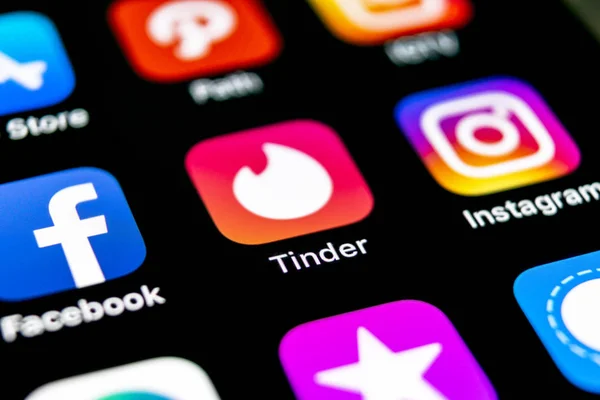 Sankt Petersburg Russia September 2018 Tinder Application Icon Apple Iphone — Stock Photo, Image