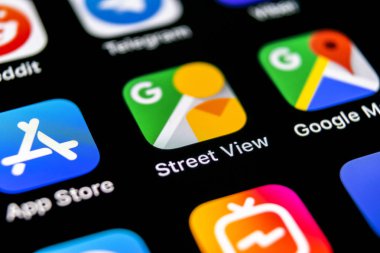 Sankt-Petersburg, Rusya, 30 Eylül 2018: Google Street View Apple iphone X ekran yakın çekim uygulama simgesi. Google Streetview app simgesi. Google Street view uygulama. Sosyal medya ağı