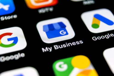 Sankt-Petersburg, Rusya, 30 Eylül 2018: Google My iş uygulama simgesi üzerinde Apple iphone X ekran yakın çekim. Google My iş simgesi. Google İş başvurum. Sosyal medya ağı