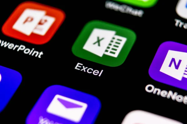 サンクト ペテルブルグ 2018 マイクロソフト エクセル アプリケーション アイコンにアップル Iphone 画面クローズ アップ — ストック写真