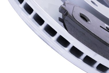 Fren diskleri ve fren balataları beyaz arka plan üzerinde izole. Otomobil parçaları. Fren disk rotor üzerinde beyaz izole. Disk fren. Araba parçası. Araba ayrıntılı. Yedek parçalar