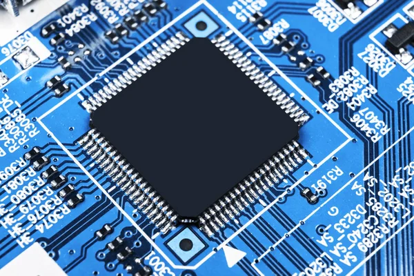 Macro Shot Une Circuitboard Avec Micropuces Résistantes Composants Électroniques Technologie — Photo