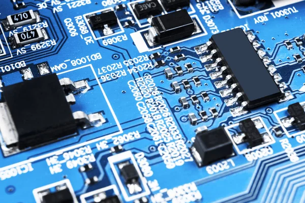 Macro Disparo Una Placa Circuito Con Resistencias Microchips Componentes Electrónicos —  Fotos de Stock