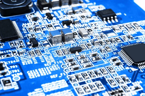 Macro Disparo Una Placa Circuito Con Resistencias Microchips Componentes Electrónicos —  Fotos de Stock
