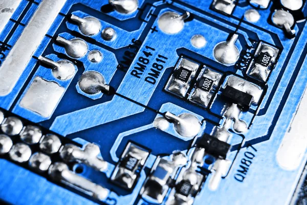 Macro Disparo Una Placa Circuito Con Resistencias Microchips Componentes Electrónicos — Foto de Stock
