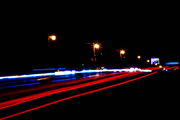 Coches Senderos Ligeros Una Carretera Curva Por Noche Rutas Tráfico —  Fotos de Stock
