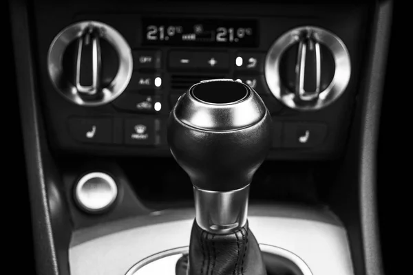 Close Van Een Shift Gear Lever Handgeschakelde Versnellingsbak Auto Interieur — Stockfoto