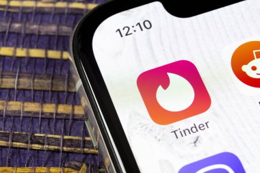 Sankt-Petersburg, Rusya, 5 Aralık 2018: KAV uygulama simgesi üzerinde Apple iphone X ekran yakın çekim. KAV app simgesi. KAV uygulama. Sosyal medya simge. Sosyal ağ. 
