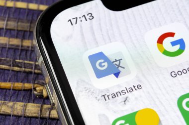 Sankt-Petersburg, Rusya, 5 Aralık 2018: Google Translate uygulama simgesi üzerinde Apple iphone X ekran yakın çekim. Google Translate simgesi. Google Translate uygulama. Sosyal medya ağı