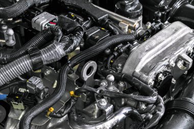 Araba motoru. Araba motor bölümü. Bir içten yanmalı motor yakın çekim görüntüsü. Motoru yeni bir arabaya ayrıntılı. Araba Detaylandırma
