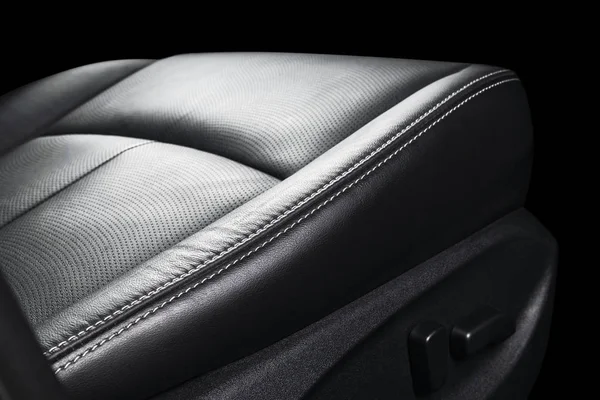 Zwarte Lederen Interieur Van Luxe Moderne Auto Geperforeerd Leder Comfortabele — Stockfoto