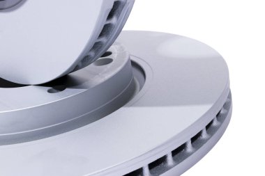 Araba fren disk üzerinde beyaz arka plan izole. Otomobil parçaları. Fren disk rotor üzerinde beyaz izole. Disk fren. Araba parçası. Araba ayrıntılı. Yedek parçalar