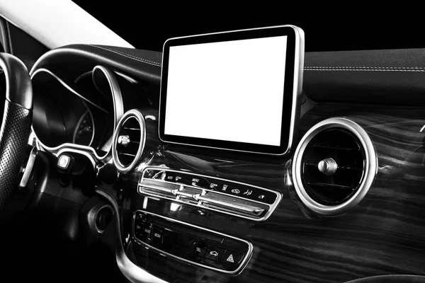 Monitor en coche con uso de pantalla en blanco aislado para mapas de navegación y GPS. Aislado en blanco con camino de recorte. Detallando el coche. Detalles interiores del coche moderno. Blanco y negro — Foto de Stock