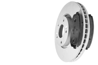 Araba Fren diskleri ve fren balatası beyaz arka plan üzerinde izole. Oto parçaları. Fren diski rotor beyaz izole. Fren diski. Araba kısmı. Araba detaylandırması. Yedek parça. Siyah beyaz