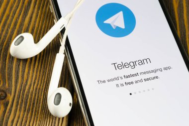 Apple iphone X ekranında Telegram uygulama simgesi yakın çekim. Telegram uygulaması simgesi. Telegram bir online sosyal medya ağıdır. Sosyal medya uygulaması