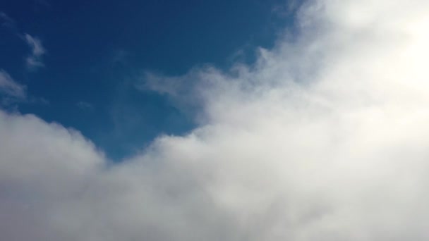 Időeltolódás Légi Kép Futó Felhők Égen Mozgásban Légi Kilátás Fehér — Stock videók