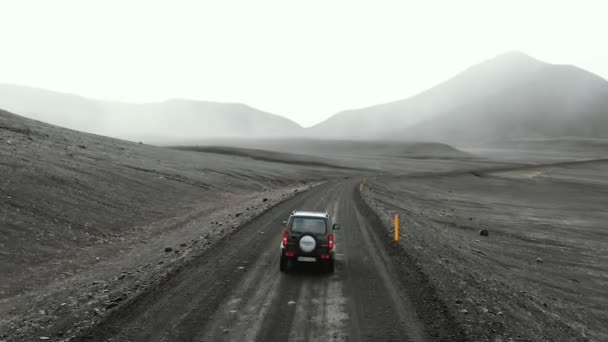 Высокогорная Дорога Через Поля Лавы Исландии Вид Воздуха Медленно Движущийся — стоковое видео