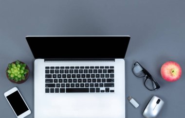gri office masaüstü bilgisayar teknolojisi ile 