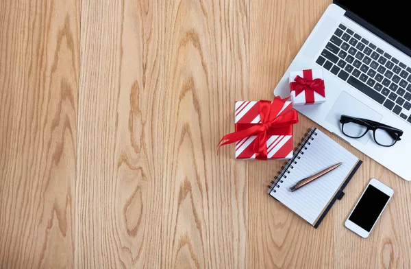 Escritorio Con Regalos Navidad Tecnologías Trabajo — Foto de Stock