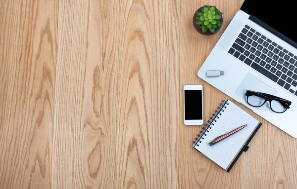 Basic Office Technologie Het Schrijven Van Briefpapier Houten Bureaublad — Stockfoto