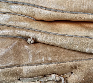 Yıpranmış deri beyzbol eldiveni yakın çekim 