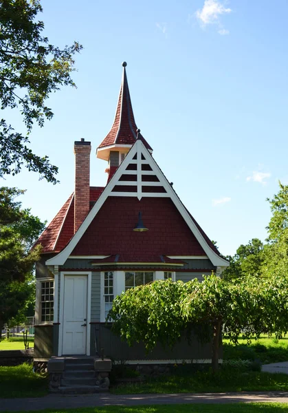 Altes Kleines Haus Mitten Park Minneapolis Minnesota Usa — Stockfoto