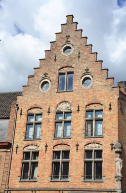 Brugge, Belçika merkezinde eski bir ev cephe