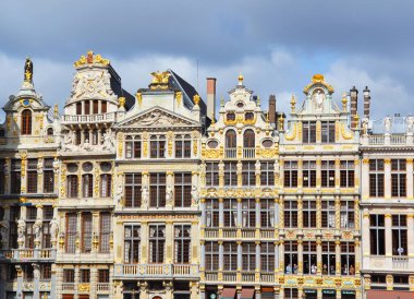 Grand caddesindeki Ortaçağ evleri Brüksel, Belçika'yer