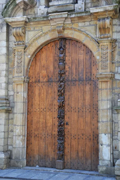 Puerta Iglesia Santa María Magdalena Bruselas Bélgica — Foto de Stock