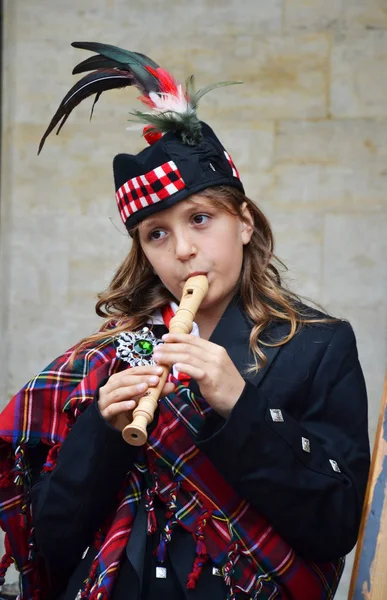 Brussels Belgium August 2018 Young Girl Playing Flute Grand Place — Stock Photo, Image