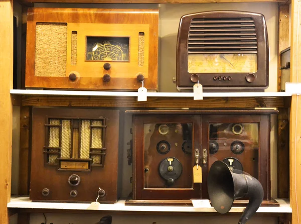 Velhos Rádios Vintage Museu — Fotografia de Stock