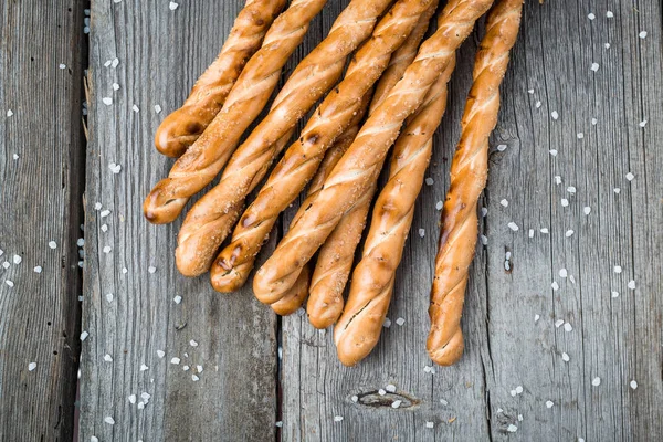 Bastoncini di pane al formaggio fatti in casa — Foto Stock