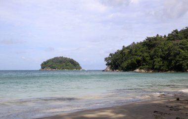 Kata beach ve Koh Pu Adası da biliyorum yengeç Adası olarak, Phuket, Tayland