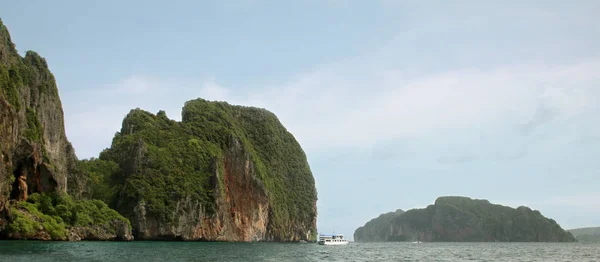 Isola Koh Phi Phi Mare Delle Andamane Thailandia Una Famosa — Foto Stock