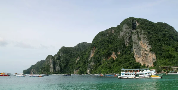 Tonsai Bay Île Phi Phi Don Thaïlande Juillet 2018 Bateau — Photo