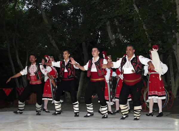 Grupo Danza Folclórica Identificado Realiza Espectáculo Para Turistas Restaurante Bivaka —  Fotos de Stock