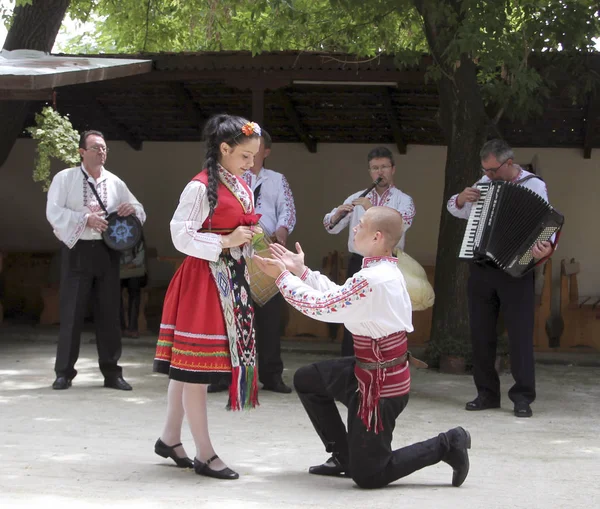 Varna Bulgária Circa June 2018 Grupo Dança Folclórica Não Identificada — Fotografia de Stock