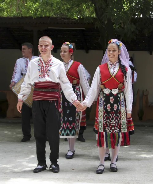 Varna Bulgária Circa June 2018 Grupo Dança Folclórica Não Identificada — Fotografia de Stock